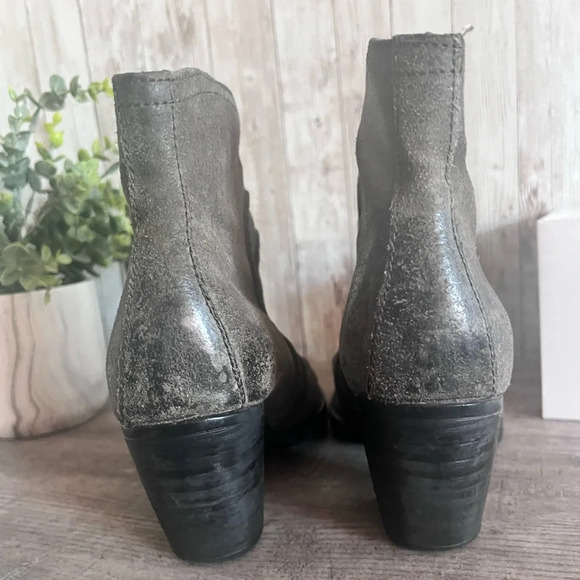 Born Anny Distressed Leather Ankle Boots Size 7 - Picture 4 of 6